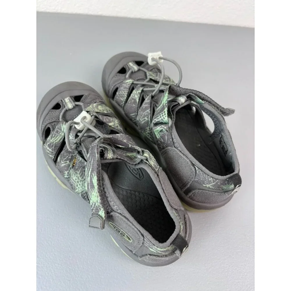 Keen youth‎ 3 grey green glow in the dark closed toe hiking outdoor sandals